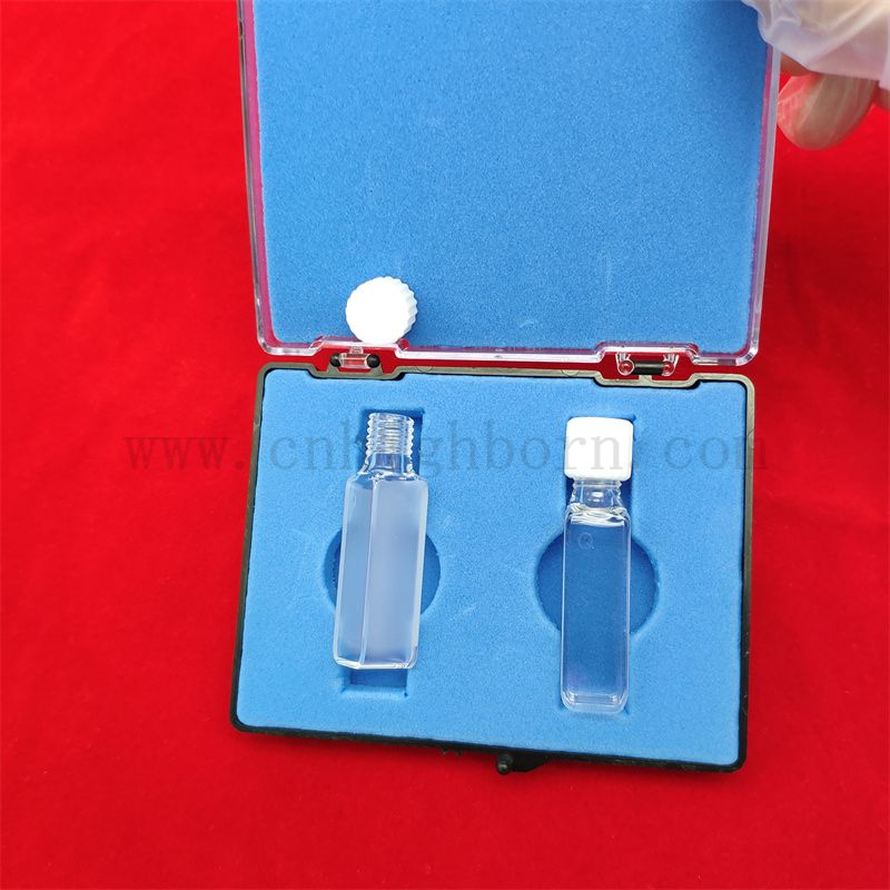 Standard klare optische Glaszelle 2 Seiten transparente Quadratlaborlabor Glaswaren Quarzglas Cuvette