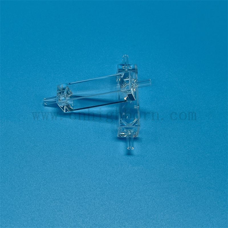 Benutzerdefinierte hohe Präzision klare Quarzglaskuvette optische Durchflusszelle für die Umgebung mit Verbindungsrohr