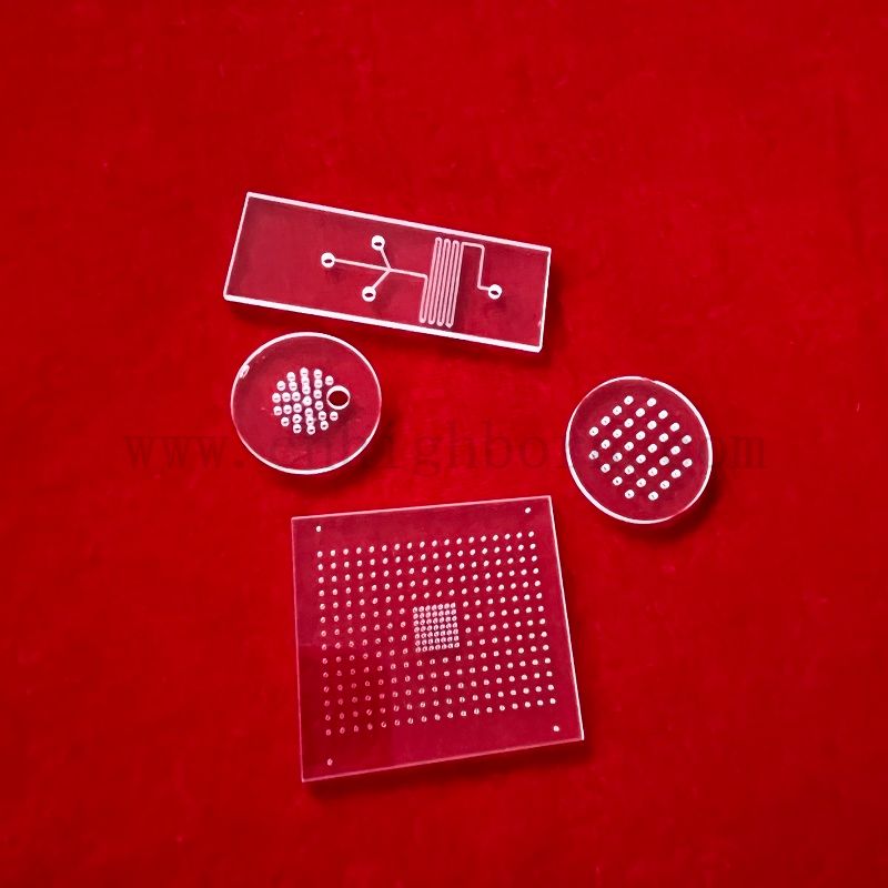 Hersteller Benutzerdefinierte transparente CNC Quarzglas geschlitzte Platte 