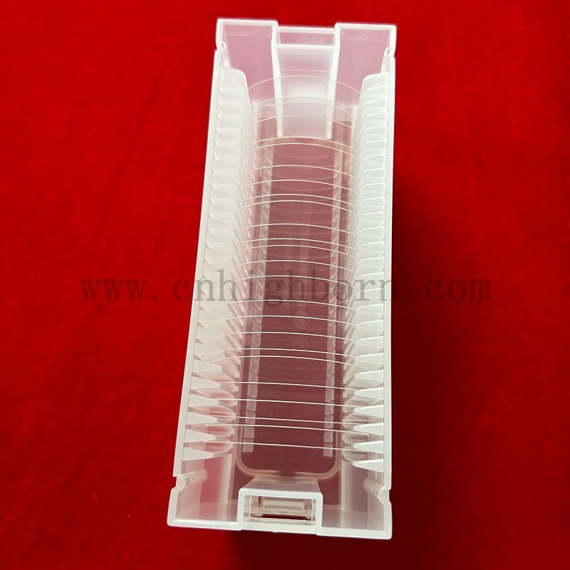 Ultrad&uuml;nne optische Saphirlinse