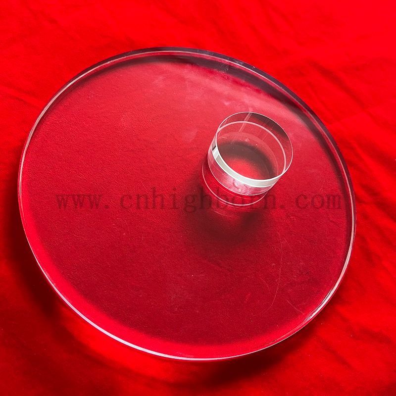 Klares rundes Quarzfenster