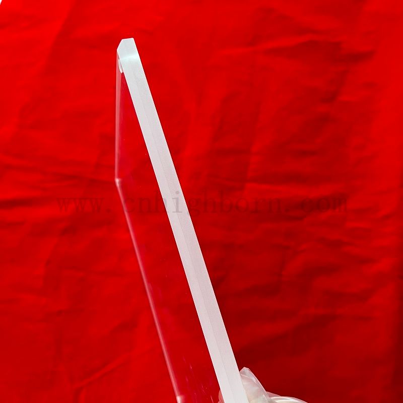 Professionell produzierter Laserschneidquarz fusioniert Silica Quadrat -Platte mit Loch