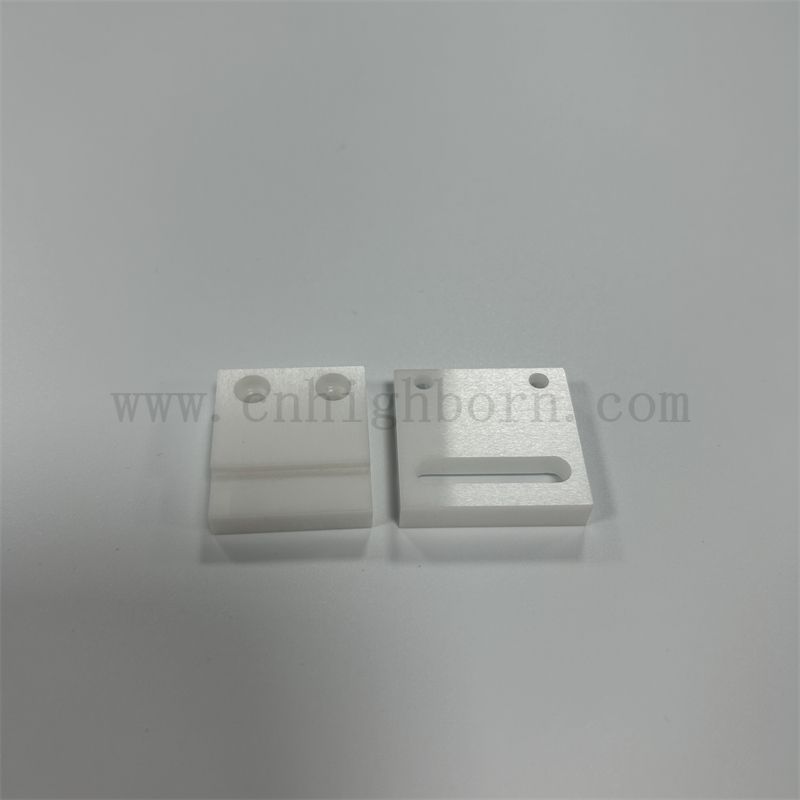 Unregelmäßige Plattenisolator von Oberflächenpolierzirkonia yttrium stabilisiertes ZRO2 -Keramikscheibe