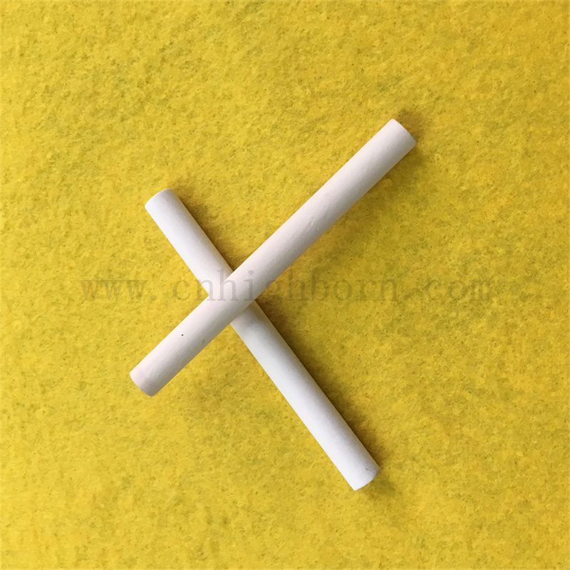 Benutzerdefinierte Porosität weiße poröse Aluminiumoxid -Keramikrohre Al2o3 Filterrohre
