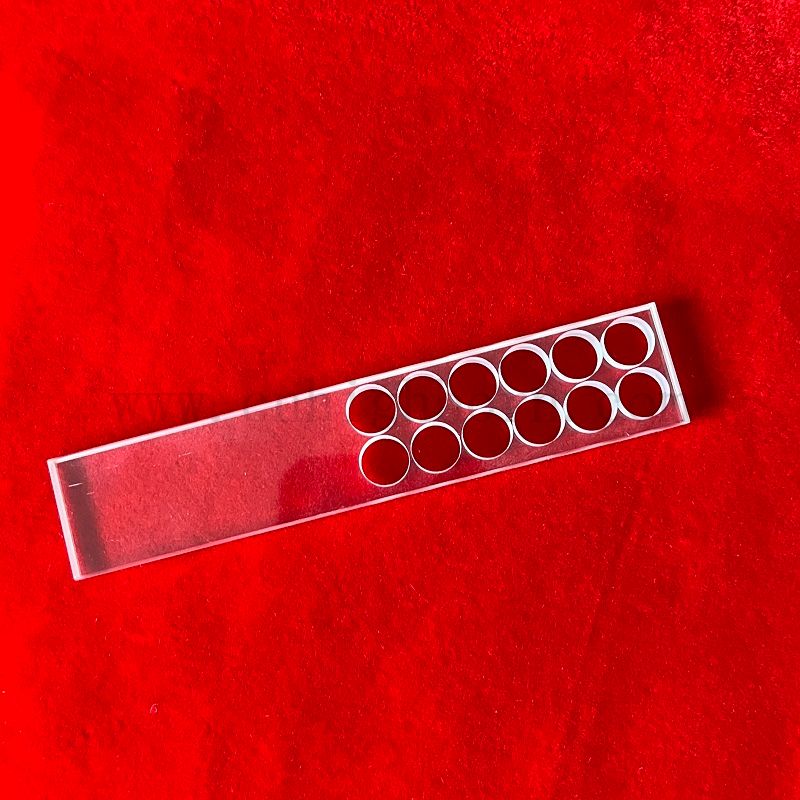 Fused Silica Perforated Quarz -Rekatangle -Platte mit Loch