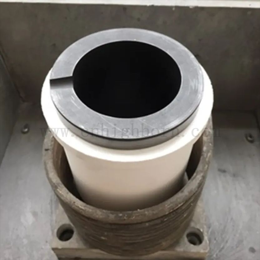 Hochtemperaturbeständiges Siliziumcarbid -Keramik -Graphit Crucible mit Quarzhülle für Induktionofen