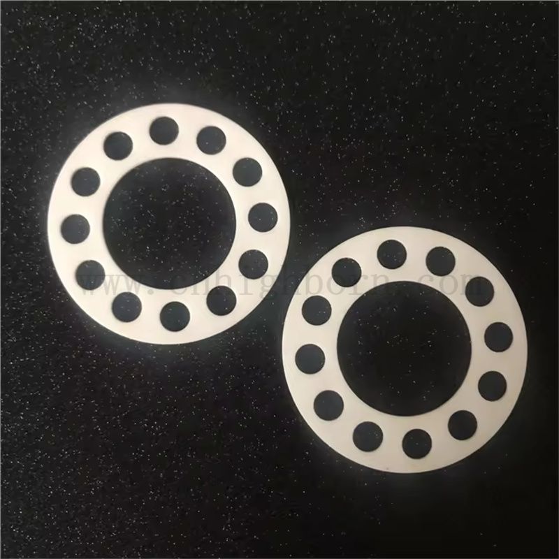  Hochtemperaturverschleiß resistent 99% AL2O3 Platte Aluminiumoxid -Keramikscheibe mit Löchern
