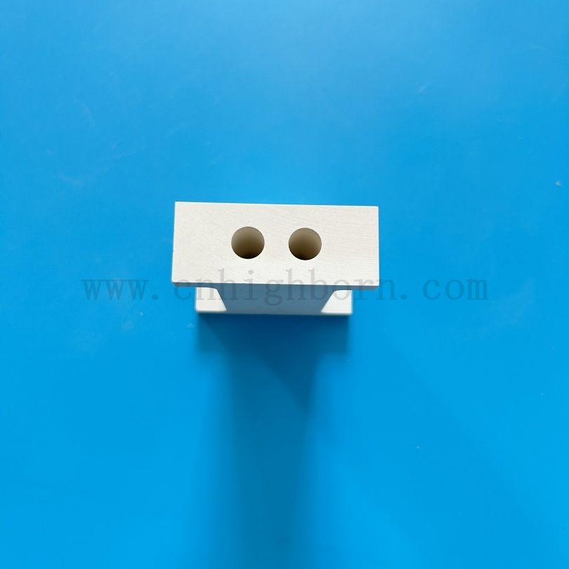 Fabrikversorgung kurzer Vorlaufzeit Bornitrid -Keramikblock mit Löchern