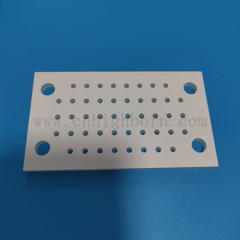 Easy Messable Bn Plate Bor Nitrid Ceramic Substrat mit Laserbohrlöchern