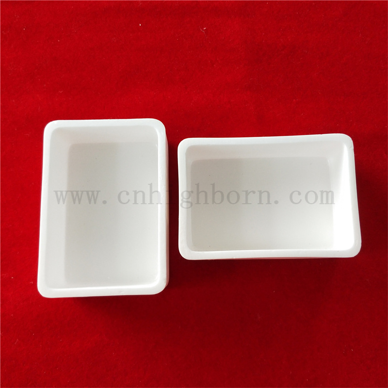 Isolierung 95 Alumina Crucible Customized AL2O3 geschmolzenes Metallkeramikboot