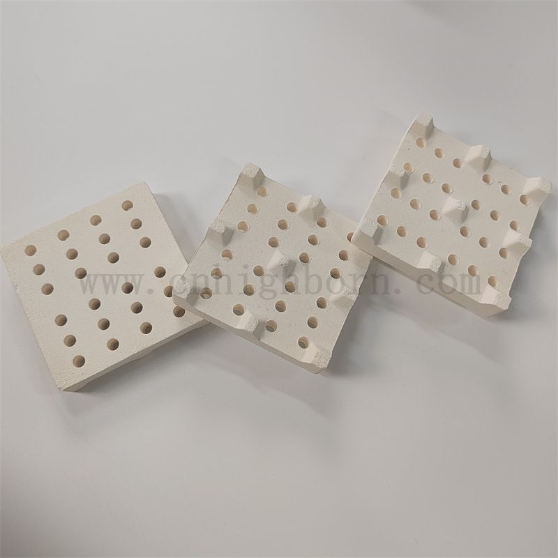 Refraktär unregelmäßig Cordierit Keramik -Blockisator -Verschleiß resistente Mullitenfuranzplatte