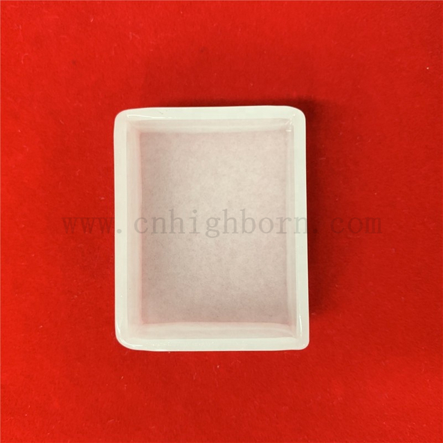 Durchscheinende maßgeschneiderte quadratische Form undurchsichtiger Quarzglas Crucible