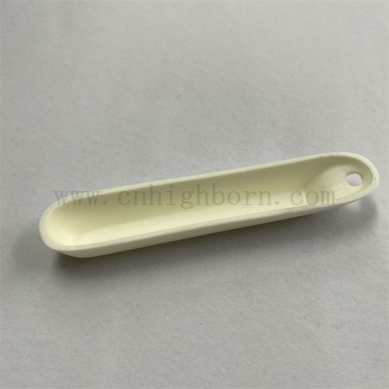 Hochtemperaturbeständiges Al2O3 Keramik Crucible Hochreines Aluminiumoxid -Porzellanboot mit einem Loch