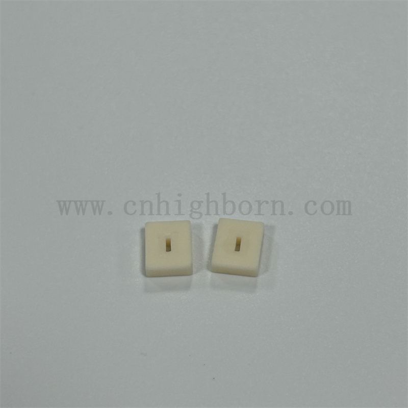 Isolator Alumina unregelmäßiger Block 99%AL2O3 Keramikplatte
