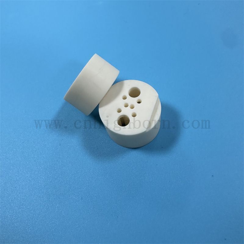 Customized Alumina Keramik Teil 95% 99% Al2O3 Isolierer Ersatzpfeife