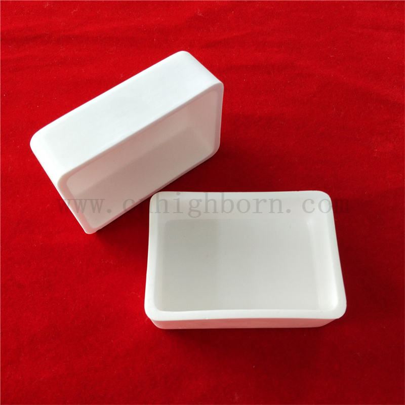 Isolierung 95 Alumina Crucible Customized AL2O3 geschmolzenes Metallkeramikboot