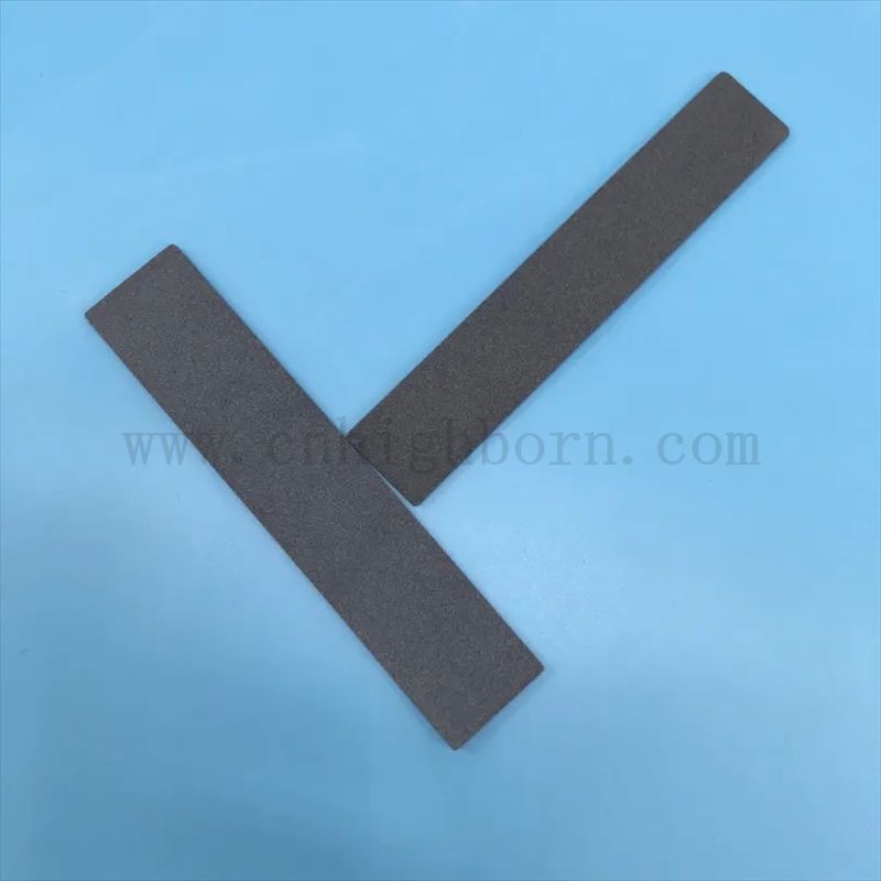 Customisierte poröse Siliziumkarbid -Flüssigkeitsfilterstreifengas, die Abfallgas -Keramikblech trennt