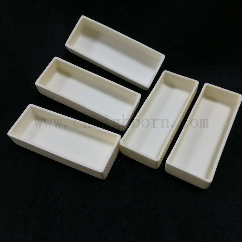 Refraktäres Corundum -Keramik -Verbrennungsboot 99% AL2O3 Keramikheizung Tiegel für das Laborschmelzen