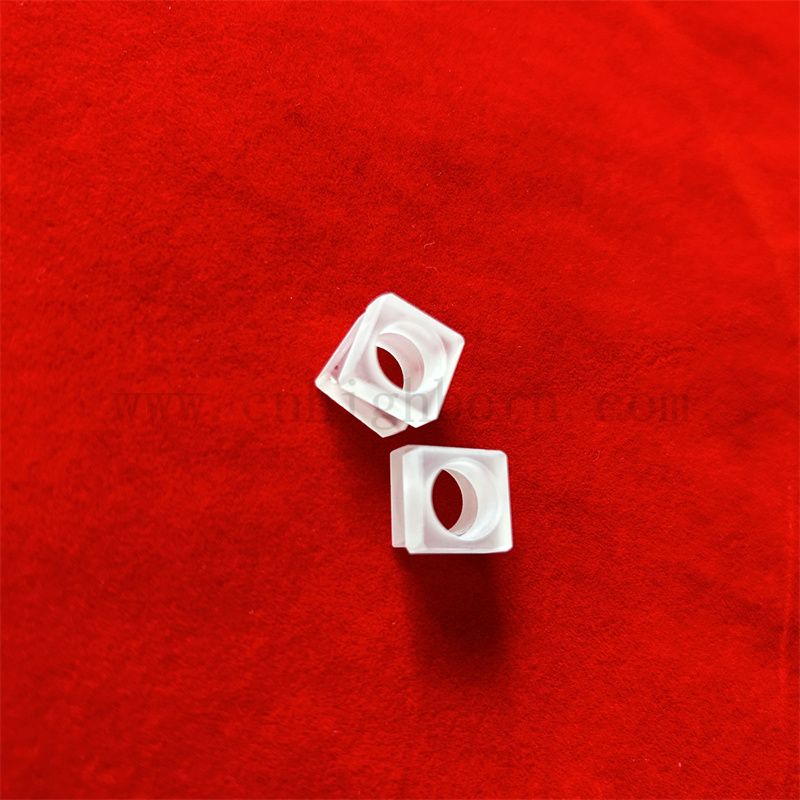  Customized Form Wärmewiderstand Durchscheinender quadratischer Silica Quarzglasplatte