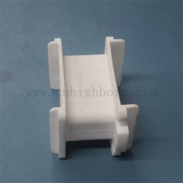 Anpassungsbewegungsverglaster Steatit -Keramik -Isolator Porzellan unregelmäßiger Block