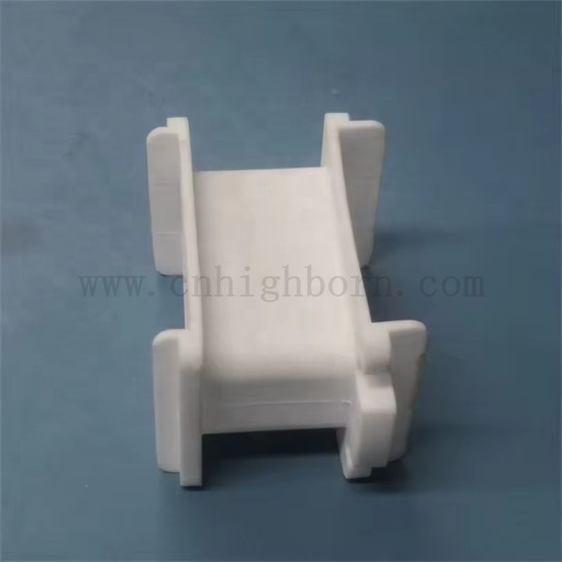 Anpassungsbewegungsverglaster Steatit -Keramik -Isolator Porzellan unregelmäßiger Block