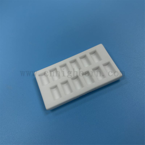 Maßgeschneiderter feuerfester Cordierit-Keramiktiegel aus Korundmullit-Keramikplatte