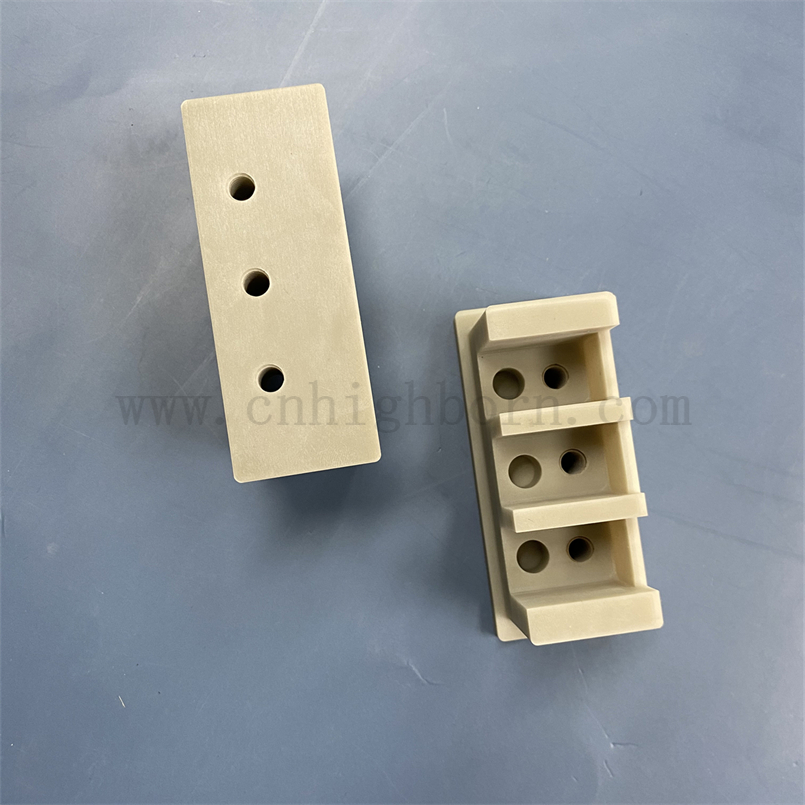 Maßgeschneiderte hochwertige AlN-Teile, Aluminiumnitrid-Keramikblock