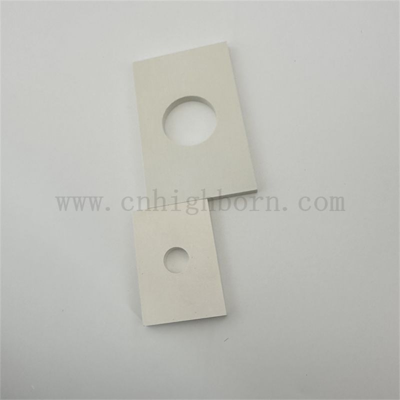 99% Bornitridplatte mit Loch Customized Bn Ceramic Unrevular Board