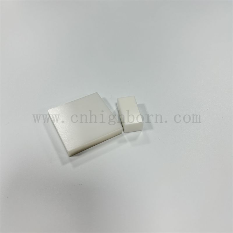 Für die Werkzeugkorrektur werden maßgeschneiderte Zirkonia-Keramikblöcke mit hoher Härte verwendet