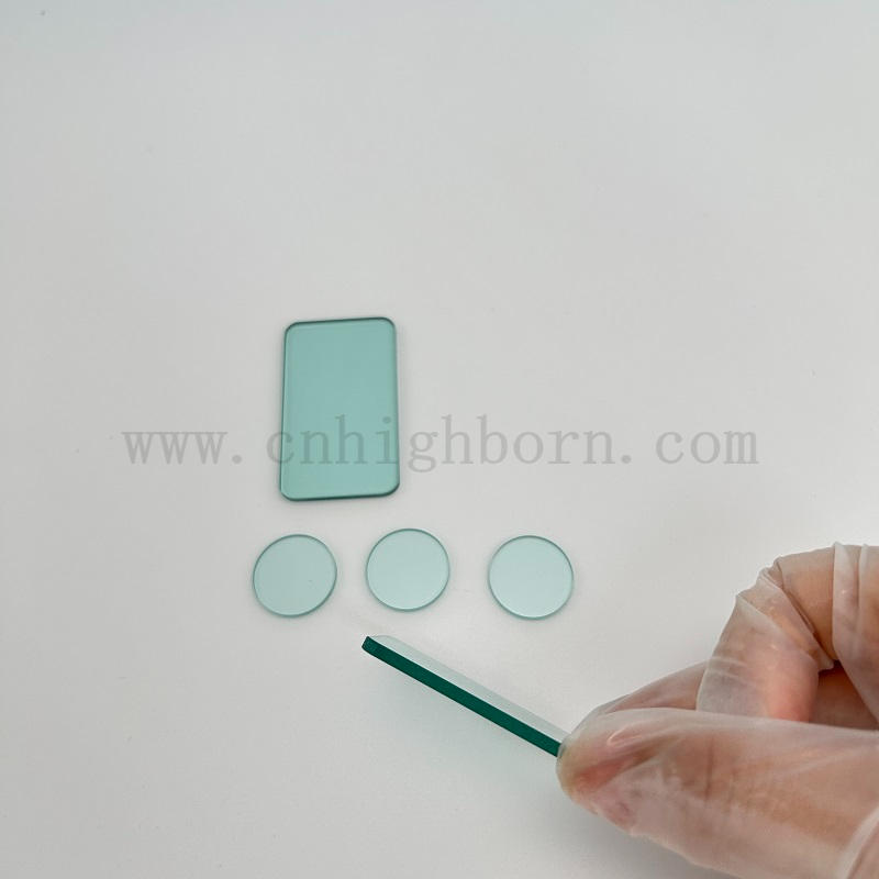 Customized KG5 kg2 kg3 Wärmeabsorbierende Glasfilter optisches Filterglas