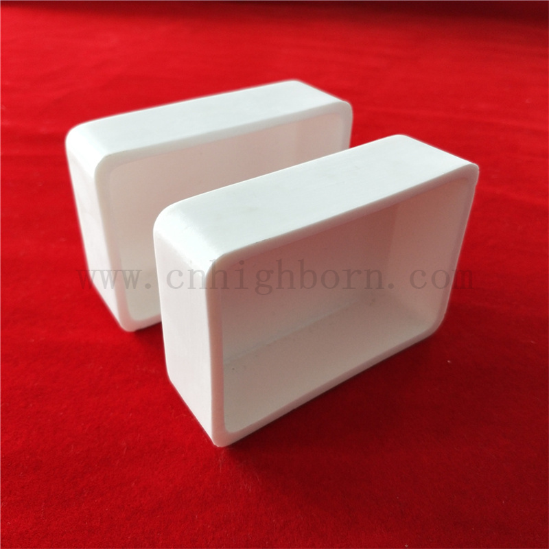Isolierung 95 Alumina Crucible Customized AL2O3 geschmolzenes Metallkeramikboot