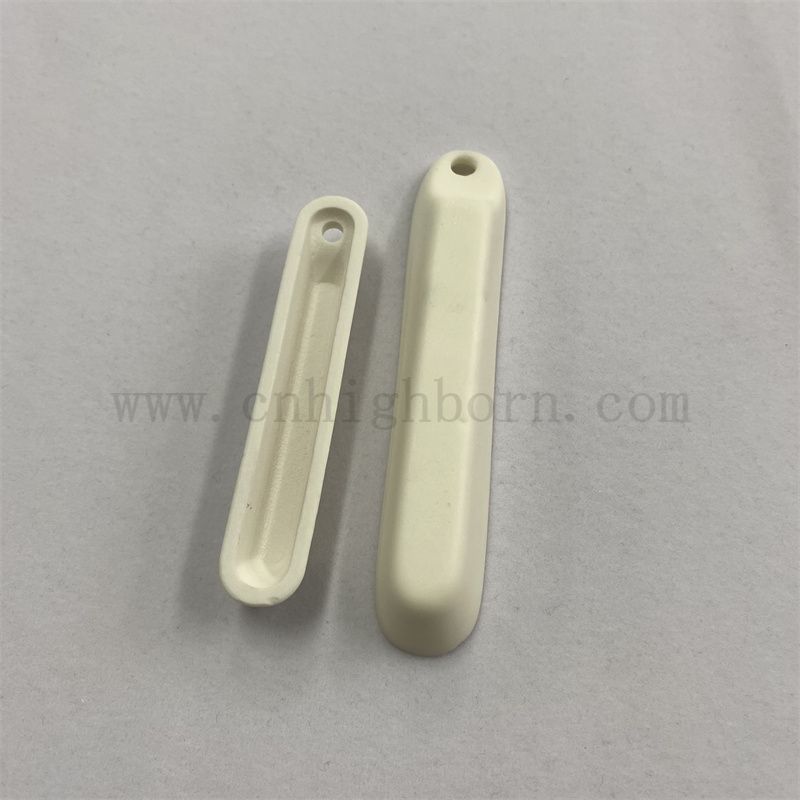 Hochtemperaturbeständiges Al2O3 Keramik Crucible Hochreines Aluminiumoxid -Porzellanboot mit einem Loch