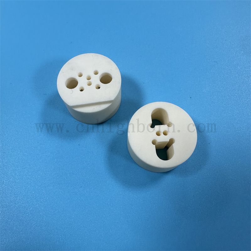 Customized Alumina Keramik Teil 95% 99% Al2O3 Isolierer Ersatzpfeife