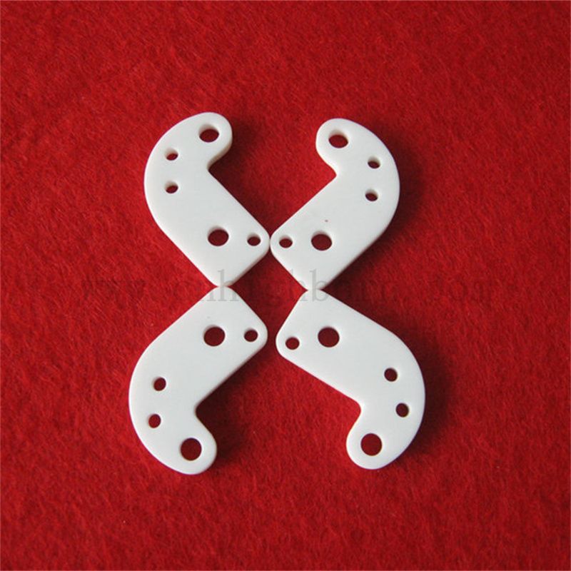 Keine Porositätsmaschinen -Glaskeramik unregelmäßiger Teil Isolator Macor Keramikblech