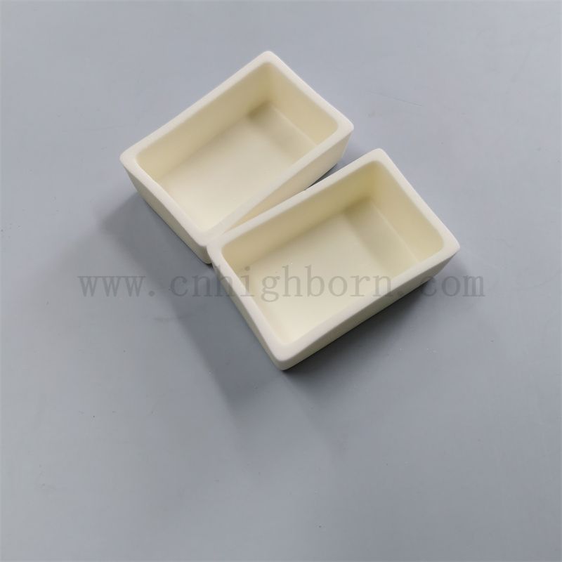 Customized 99% AL2O3 Rechteckboot Alumina Keramik Crucible