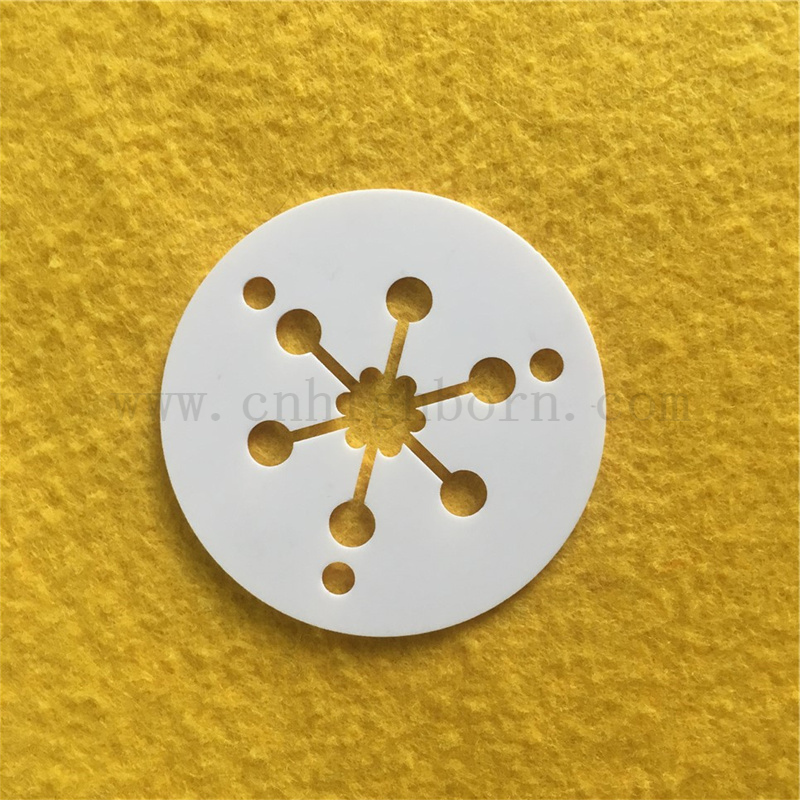 Porforated Alumina Sheet Customized AL2O3 Spezialförmige Keramikscheibe