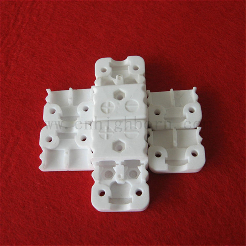 Isolierung 95 Alumina -Stecker Customized Unregelular Al2o3 Keramikbox