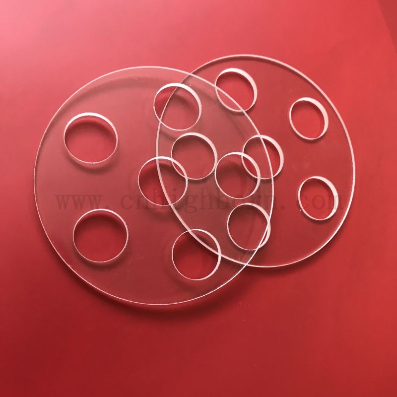 Customized Laser gebohrte transparente Silica -Glasplatten -Quarzscheibe mit Löchern