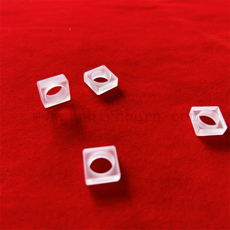  Customized Form Wärmewiderstand Durchscheinender quadratischer Silica Quarzglasplatte