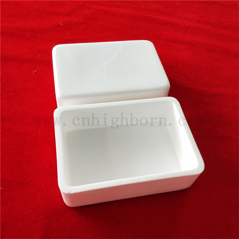 Isolierung 95 Alumina Crucible Customized AL2O3 geschmolzenes Metallkeramikboot