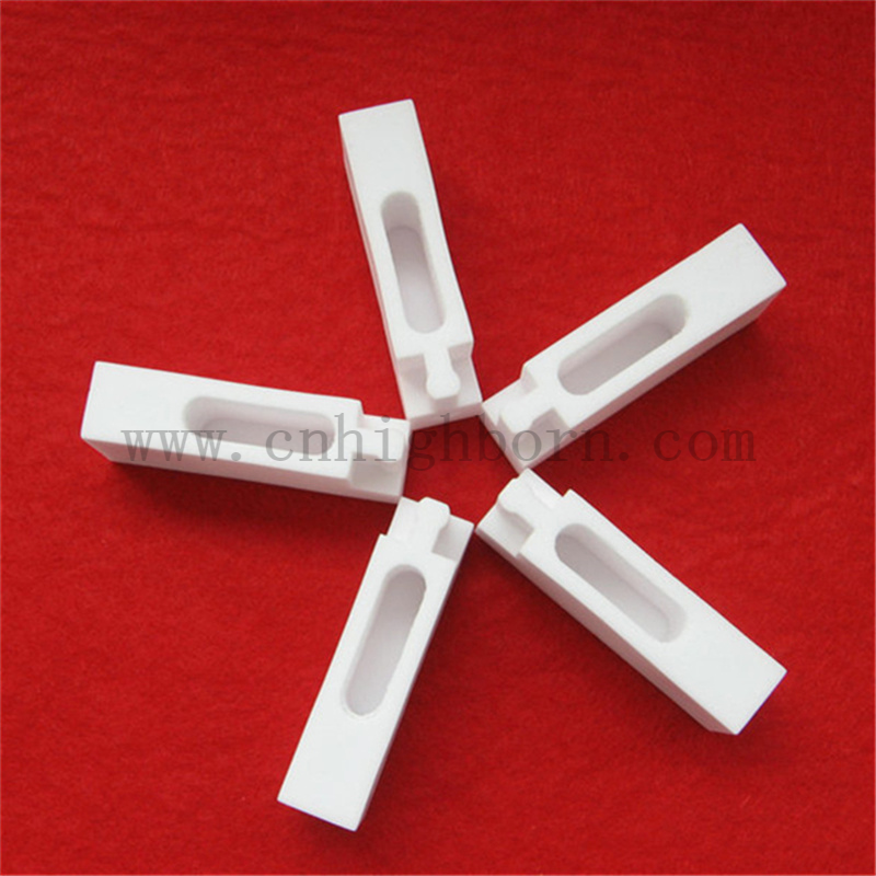 Customized 95 Alumina Block unregelmäßige hohe Härte Al2o3 Keramikteil