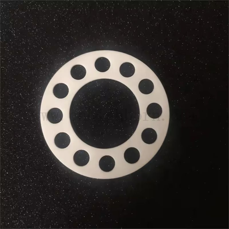  Hochtemperaturverschleiß resistent 99% AL2O3 Platte Aluminiumoxid -Keramikscheibe mit Löchern
