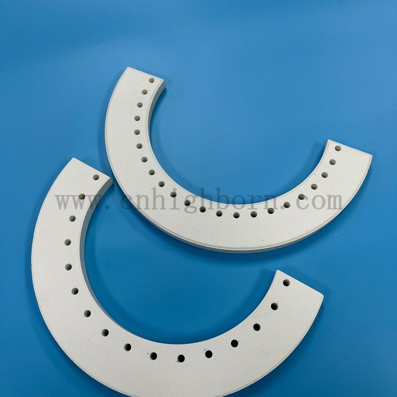  Unregelm&auml;&szlig;iges Keramikteil des Isolators