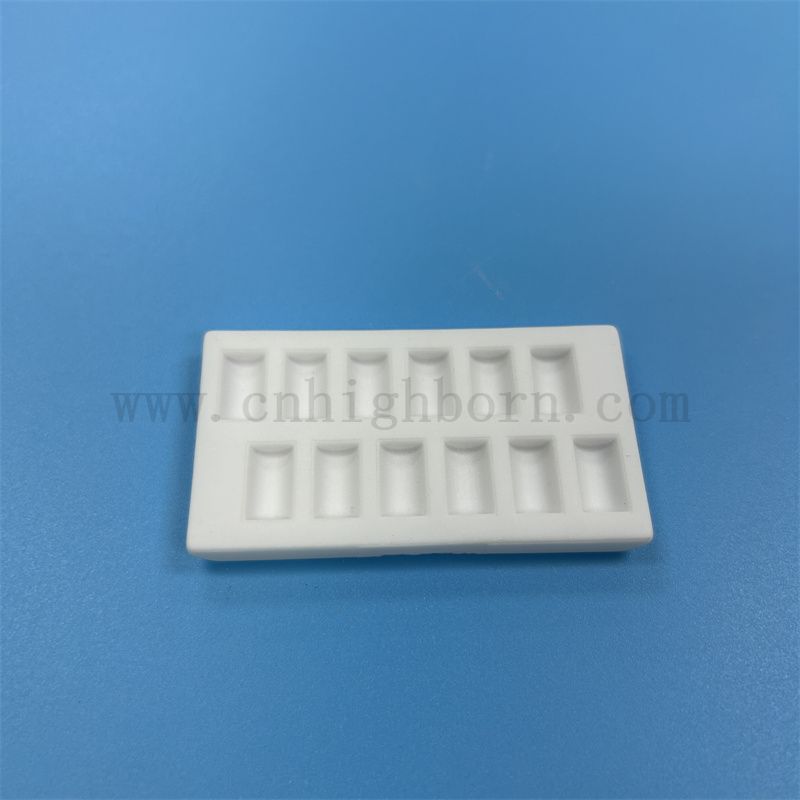 Maßgeschneiderter feuerfester Cordierit-Keramiktiegel aus Korundmullit-Keramikplatte