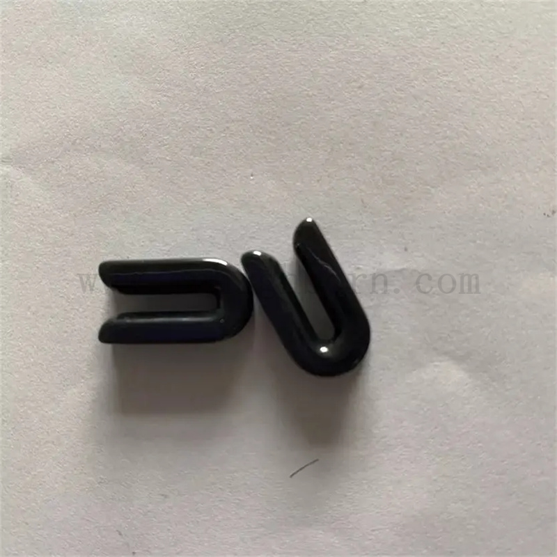 Schwarzer Titanoxid Keramikschlitzgarnführer Textilkeramik Drahtgarnführer