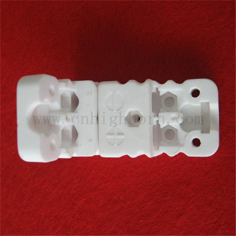 Isolierung 95 Alumina -Stecker Customized Unregelular Al2o3 Keramikbox