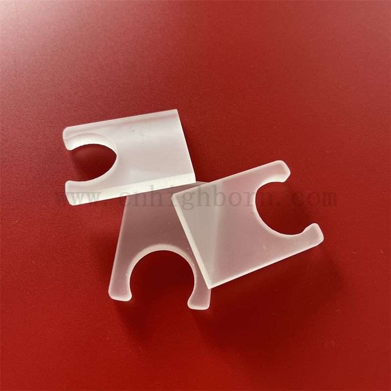 Wärmewiderstand Customisierte quadratische durchscheinende Quarzglasplatte mit Loch 