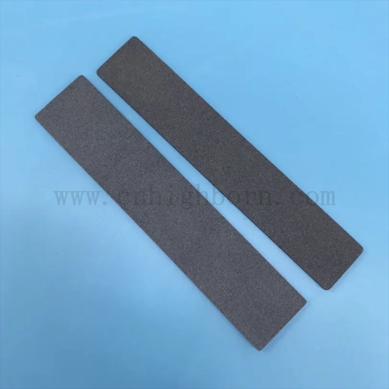 Customisierte poröse Siliziumkarbid -Flüssigkeitsfilterstreifengas, die Abfallgas -Keramikblech trennt