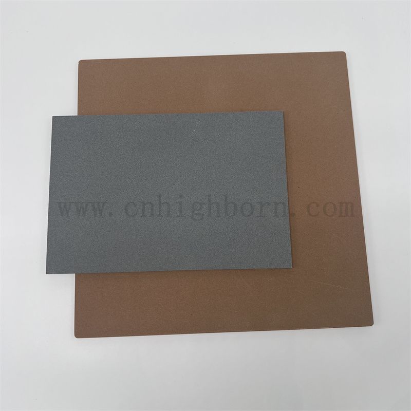 Poröse schwarze Aluminiumoxid -Saugplatte Elektrostatische Adsorption Al2o3 Keramikdiffusor