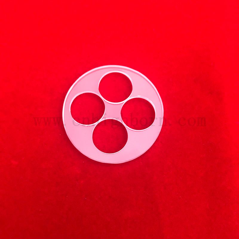 Angepasste frostierte undurchsichtige Quarzglasscheibenfenster mit Löchern